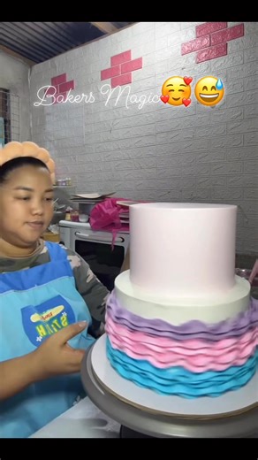 Simple icing piping 🥰 #cakedesign #cakedecorator #cakedecorating | Aileen Manatad