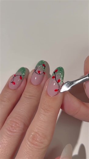 Byeee 🥲🎄✨ #peeloff #nails #nailhack #asmrsounds