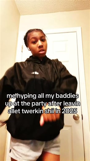 unavailable on Instagram: "fs catchin allet ahh tho💯 #explorepage✨ #twerk #reel #retired #followｍe"