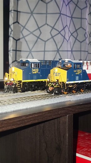 HO Scale CSX Horn Battle