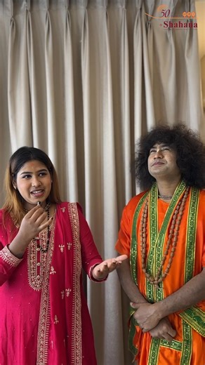 A special moment from Rhythm Roots, a powerful celebration of percussion that bridged North Indian classical traditions and Bengal’s folk drumming heritage. Among the dynamic ensemble curated by Ishaan Ghosh, the vibrant presence of Dr. Harekrishna Halder brought unmistakable energy to the stage! And then came a beautiful surprise, his daughter, Sreekhol Ronjita, whose unexpected appearance delighted the audience and added a deeply personal note to the performance. What began as a moment became 