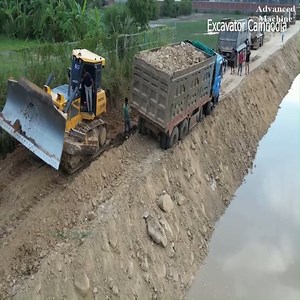 10M views · 10K reactions | Bulldozer driving skills help dump trucks in trouble | Advanced Machine Tech | Facebook