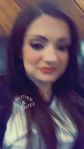 this took way to many tries 😂😂💗. #mother #daughter #twin #mini @👑Emjay_xo 🫦