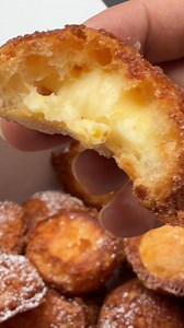 MooKen ชูว์ครีมชื่อดังแห่งโอซาก้าค่ะ 😘 อร่อยค่ะ แต่ไม่ได้กรอบมากเบามากขนาดที่เห็นในรีวิว กรอบแค่ในระดับนึง เคยกินในญี่ปุ่นมีที่กรอบกว่านี้ค่ะ | Chaweewan Praritesano