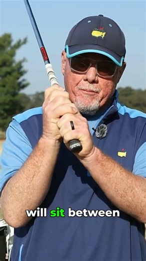 Fix Your Golf Grip in 10 Seconds (Overlap Method) #golf #golftips #shorts