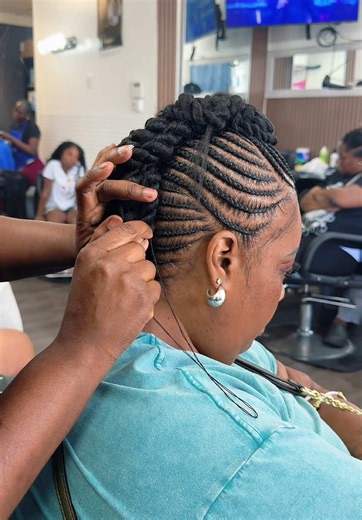 Braided Stitch Mohawk 😍 • • • • #mohawk #phillybraiders #stitchbraids #stitchbraid #phillytiktok