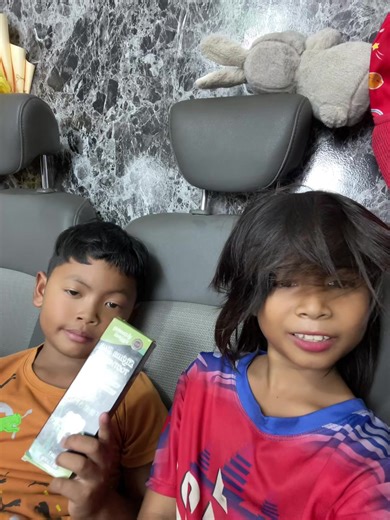 Exploring Sigmaboy Toothpaste with Hokiboy