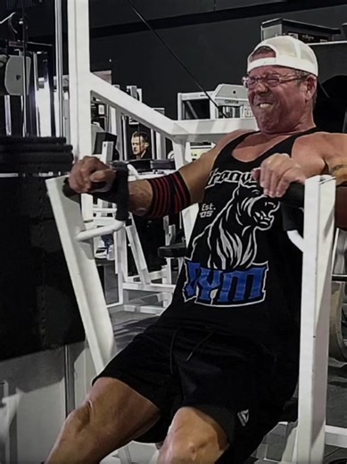 Thai deep massage yesterday = sore AF today. No excuses, let's go! Push day Beotches. #bigkev #kevinator #americanaf #CapCut