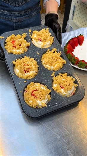 Strawberry Cheesecake Muffins 🍓🧁 | Chefclub Australia
