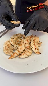Oggi, insieme a Daniele Reponi, prepariamo i Minifiletti di Pollo Marinati al Rosmarino della linea Summer on fire di Martini, linea disponibile solo da aprile a settembre... affrettatevi, dunque, e provate tutti e 6 i prodotti della linea pensata proprio per il barbecue! 🔥 https://www.martinialimentare.com/prodotti/summer-on-fire/ | Il Re della Grigliata