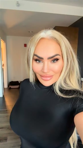 ✨ Living our best elevated lives at The Godfrey Chicago — where every moment feels iconic. Rooftop views, luxury vibes, and that twin energy in full effect. @godfreyhotelchicago @iogodfrey 💋 www.godfreyhotelchicago.com #DarceyAndStacey #TheGodfreyChicago #LuxuryLifestyle #HOF11 | Darcey Silva