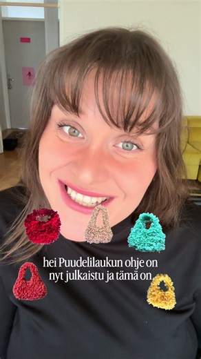 Löydät linkin Puudelilaukkuun mun biosta! Minkä värinen laukku sopis sulle? 🐩 #knitting #knit #pattern #neulonta