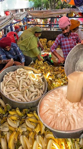 1.3M views · 6.3K reactions | Banana Shake Langar at Gurudwara Palla Sahib . Watch its full detailed video on my YouTube channel. Link is in my bio珞珞 . #foodieincarnate #reelitfeelit #reelkarofeelkaro #reelsinstagram #reels #waheguru #sikhism | Foodie_incarnate | Facebook