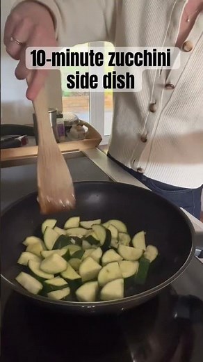 10-minute sautéed zucchini #zucchini #easysidedishes