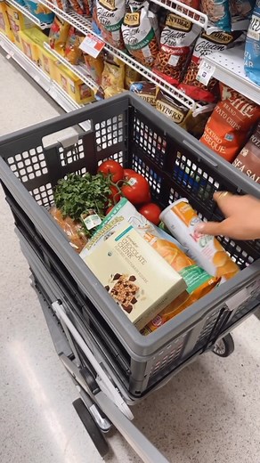 2.8M views · 19K reactions | Lightweight, portable, and you can configure this 3 different ways! It makes grocery shopping and running errands fun! This is on my AS under the “CAR FAVORITES” category! ✨ ✨ #amazonfinds #amazonfinds2023 #founditonamazon #amazonhome #amazonhomefinds #amazonfavorites #amazonmusthaves #amazongadgets #amazongadget #groceryshoppingtips #groceryshoppingday #groceryshopping | 푹풂풄풉풆풍 푴풆풂풅풆풓풔 | Facebook