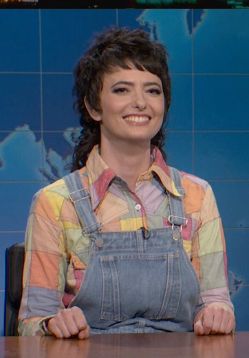 @Sarah Sherman reflects on season 51 at the desk | sarah sherman