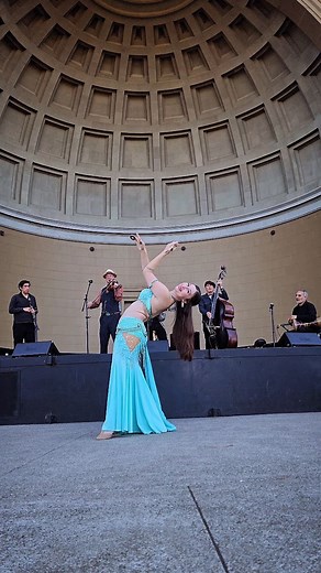 A beautiful violin solo from the oh-so-talented band leader, Lars Tergis ✨️ and thank you to Saba for taking the video! On bigger stages like this, the one thing I miss is being close to the musicians so we can look at each other... this matters, especially during solos, because they can react to movements the same way we react to their instruments. In this case, where we're far from each other, I feel 100% led by the instrument, and surrendering that way is really lovely, too ♥️ Enjoy! And let 