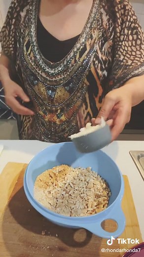 Hedgehog Slice and Chocolate Fudge Cake Recipe