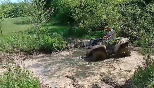 KingFamilyOffroadPark (@kingfamilyoffroad)’s videos with Down On The Farm - Tim McGraw