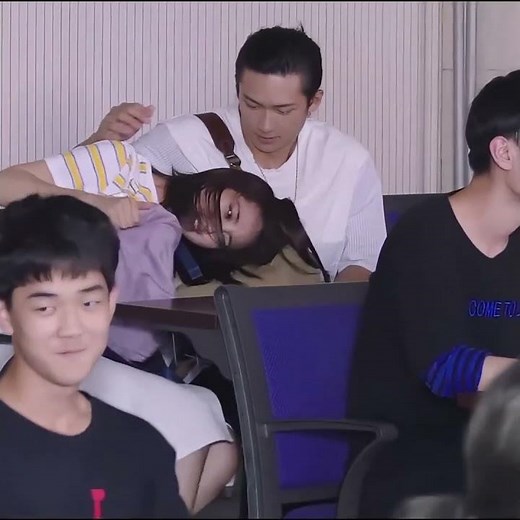 🤣🤣 #初恋了那么多年 #FirstRomance #王以纶 #万鹏 #吴汉坤 #郑舒环 #youku