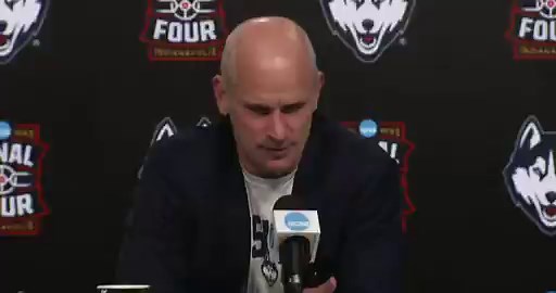 Dan Hurley on the officiating 👀“It’s hard to ref that game. We both played so hard… If I could have those three guys ref every game the rest of my career, I would sleep well at night.”
