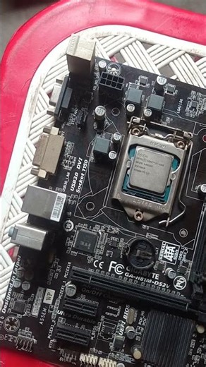 "Installing RAM the right way – step by step for a perfect fit."