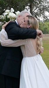 4.1K views · 25 reactions | 凉✨. Father-Daughter first looks get me everytime.  #imnotcryingyourecrying #fatherdaughter #fatherofthebride #weddingmoments #weddinginspiration #weddingvideo #bumbletobroussard EventSmith Productions Willowynn Barn Blooms by Mela Wanderlust Bridal Boutique Men's Wearhouse | Flash Forward Productions + Media | Facebook