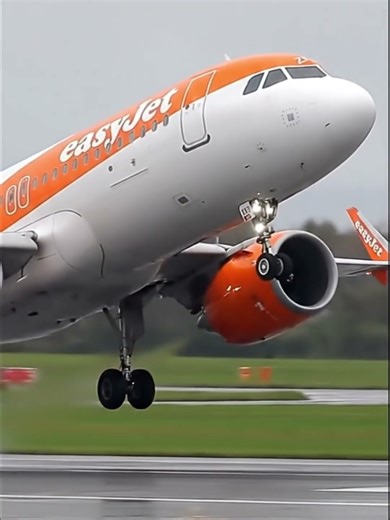 easyJet Neo Departure 🧡#runway legends#