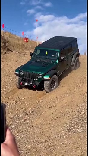 Experience a thrilling downhill vehicle test with intense brake action, realistic dust, and dynamic off-road physics in stunning 8K detail. Watch the unexpected unfold in this high-adrenaline clip. | Unnormal