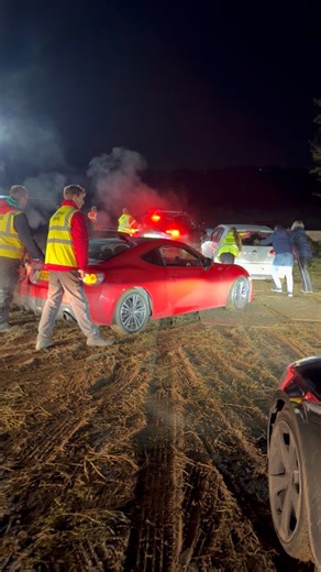 Chaos in the car park. Keep watching for the action Have to help out part one. Follow for part two #FarKingHell #KingsleyHamilton #Hi3 #TheClaw #BrockhamBonfire | Kingsley Hamilton