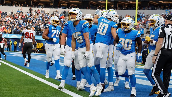 What NFL game is on tonight: Start time, how to watch for Thursday Night Football, Week 16 schedule