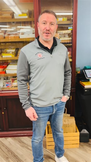 MARK YOUR CALENDAR — Chatham has a Winter Farmers Market! ❄️🥕 Every Tuesday from 2:00–5:00, Shop Ahoy owner Josh Norris hosts a vibrant gathering of local vendors bringing fresh, farm-to-table goodness to the community all winter long. ✨ Meet the vendors: 🍷 Matt — @classicwineco 🌱 Sarah — @seapuitfarms 🦪 Tim — @chathamharvesters 🦞 Melissa — @shopahoyliquors 🥒 Amina — @capecodpickleco 🧀 Shawn — @thefarmhousemeatsandcheese 🛠️Mike — @jonesrivertimberworks Fresh food. Local flavor. Community