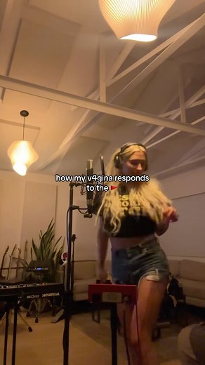 my red flag is i find red flags fun | Kesha