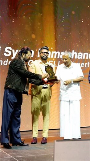 ഇൻഫ്ലുവെൻഷ്യൽ റിയൽ എസ്റ്റേറ്റ് അഡ്വൈസർ അംഗീകാരം ഏറ്റുവാങ്ങി മുഖ്യമന്ത്രിയിൽ നിന്ന് #shorts #viral