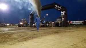 Grande successo per #Landini nella prima tappa del campionato italiano di Tractor Pulling. Il trattore dell’Argo Team si è qualificato con un full pull, unico nella categoria, lo scorso sabato 8 giugno a Pezzolo di Russi (RA). | Landini Tractors Italia
