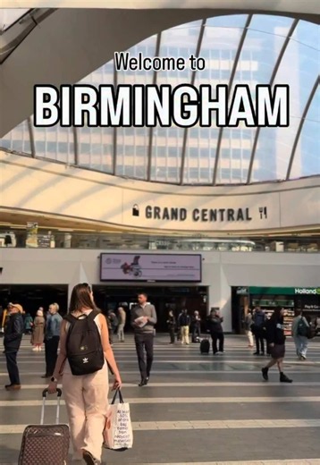 Welcome to Birmingham in 30 seconds. You're not just joining an amazing university. You're joining an amazing city 💛 From canals and curry houses to world-class culture and unparalleled connections to the rest of the UK, Birmingham is about to become your new home. Welcome to the University of Birmingham. #birmingham #uni