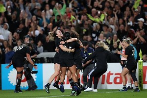 New Zealand beat England to win women's Rugby World Cup