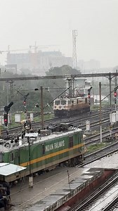 Daily Train of Surat to Bandra #surat #bandra #fbreelsfypシ゚viralシ #fbreels #viralfb #viralchallenge | MT Rail Gyaan