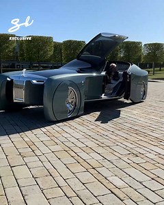 1.1M views · 100K reactions | Rolls-Royce have built the epitome of luxury with their Vision concept 勞 They've literally thought of everything!  | Supercar Blondie | Facebook