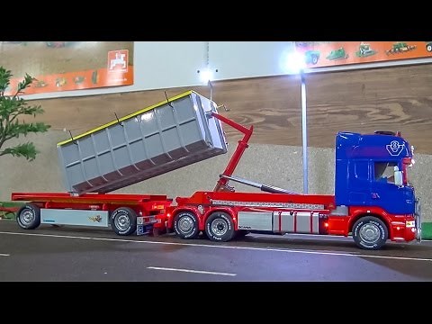 FANTASTIC RC truck in 1:32 scale! Amazing container Scania + trailer!