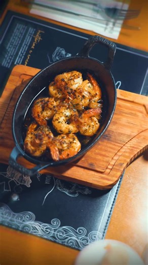 Mediterra Gastronomia on Instagram: "Onde o tempo desacelera e os sabores se revelam. Uma jornada pelo Mediterrâneo, cuidadosamente harmonizada com o frescor da culinária caiçara. #ubatubasp #gastronomia #mediterra #mediterranean #restaurant"