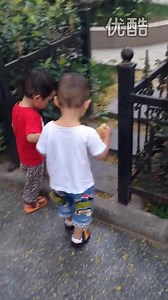 D646张小孬和轩轩哥哥比赛尿尿