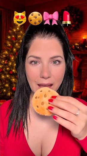 Cute Christmas Makeup 🎄💄 | Hello Kitty Blush & Sweet Holiday Tools 🍪✨ ASMR