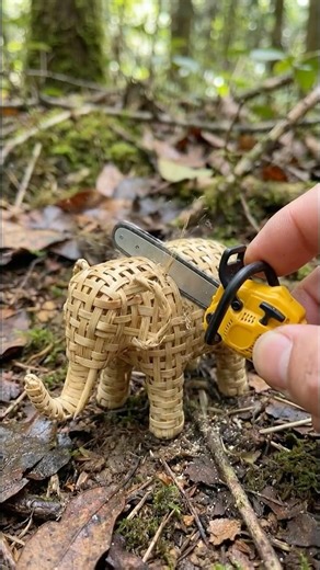 Can This Mini chainsaw Cutting This elephant bamboo ?