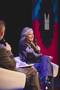 Karin Viard, membre du Jury Compétition Internationale à #SeriesMania 2025, nous a invité à oser l'incorrect lors de sa masterclass exceptionnelle ✨ | Festival SERIES MANIA