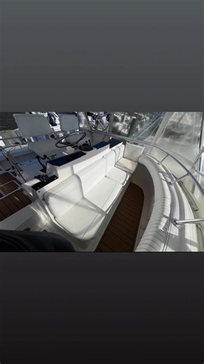  1996 Blackfin 33 Flybridge — Twin CATs, Fully Equipped, Turn-Key...