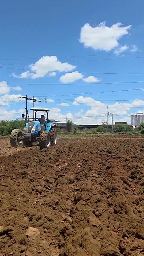 ’n Ware Volkie wys hoe landbou by Volkskool leef en groei — van harde werk op die veld tot trots in elke ploegstreep! 💛🔥 Beleef die passie van ons gronde, ons mense en ons toekoms! 🌾✨ Raak vandag betrokke vir so min as R60 per maand en help om die Volkie-vlam aan die brand te hou! 🔥 #Volkies #VolkieVonk #Volkietrots #PotchVolkies #LandbouByVolkies | Volkie Vonk