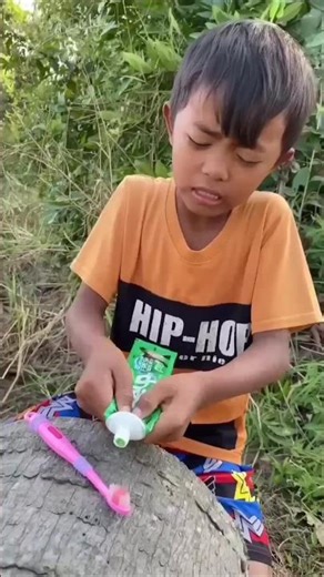 Survival Skills: SMART idea and USEFUL with toothpaste#bushcraft#camping#outdoors