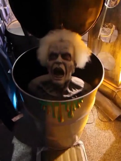 Old Zombie Man: A Spooky Horror Experience