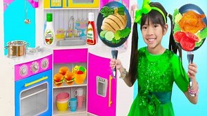 5.3K views · 106 reactions | Emma pretend play with her restaurant kitchen kids toys and make a pretend buffet dinner party for Auntie Joyce! Emma pretend cooks all kinds of food such as salad, pizza, salmon, fruit salad, seafood, and more. As Emma is doing the dishes and cleaning up a bunny and a mouse came in and ate the food! Auntie Joyce comes back and helps Emma cook food for the dinner buffet party. | Boram Tube TV | Facebook